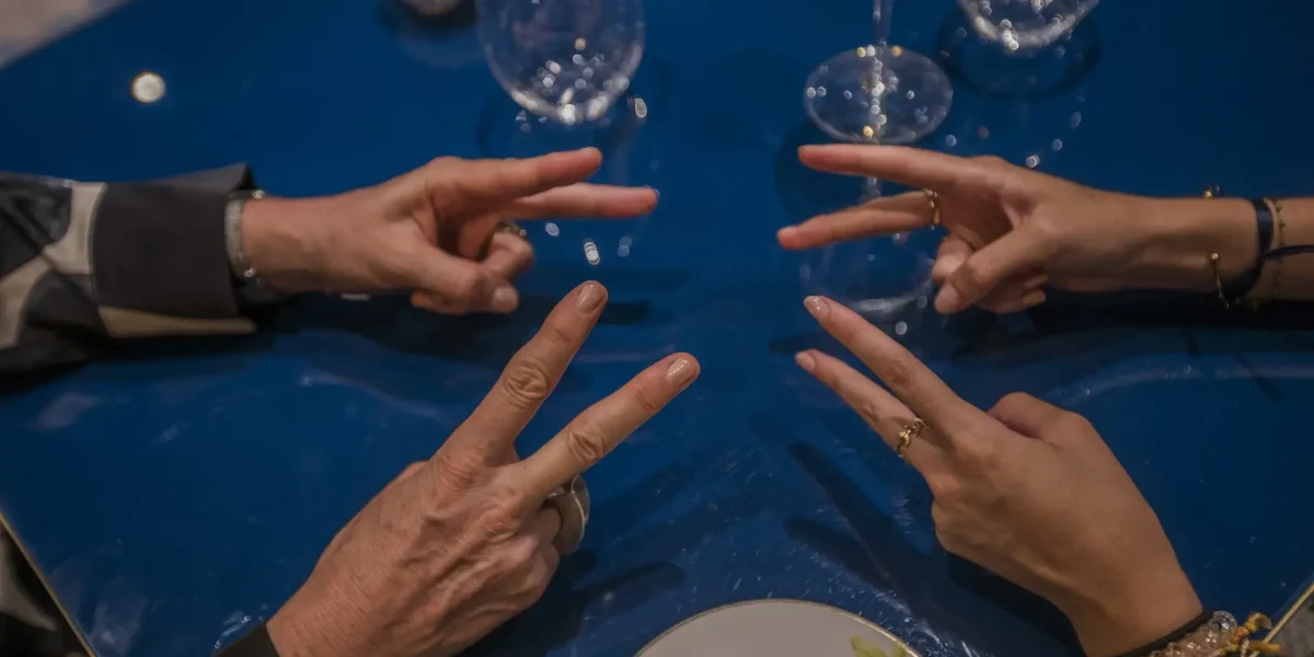 PARLER AVEC LES MAINS 6